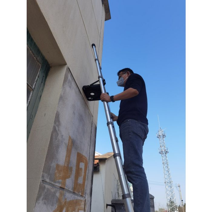 Plateforme universelle pour échelle permettant de disposer vos outils et accessoires, porte-outils pour échelle